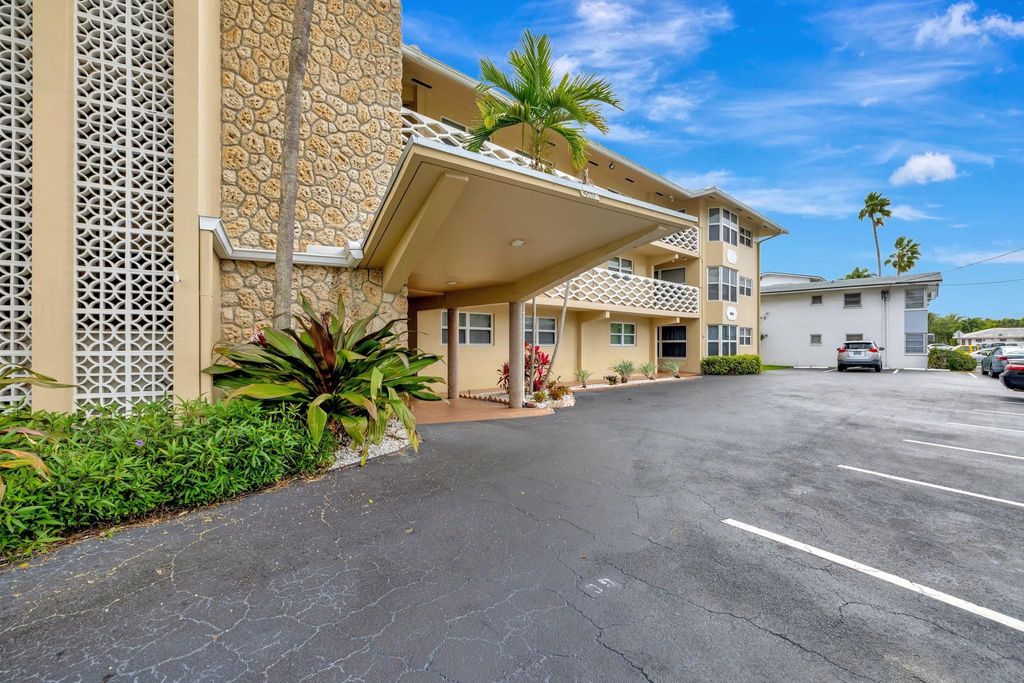 Photo of 4836 NE 23rd Avenue #21, Fort Lauderdale, FL 33308 (MLS # F10490192)