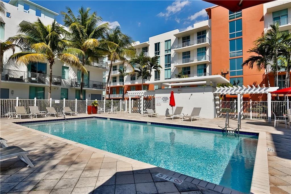 2100 Van Buren St 308