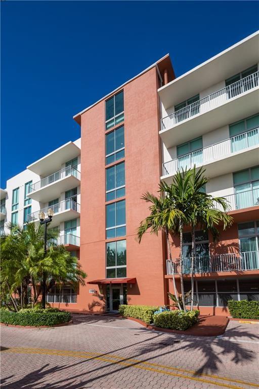 2100 Van Buren St 308