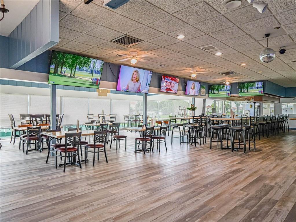 VISTA ROYALE PHASE IV BLDGS 83-111 - Residential