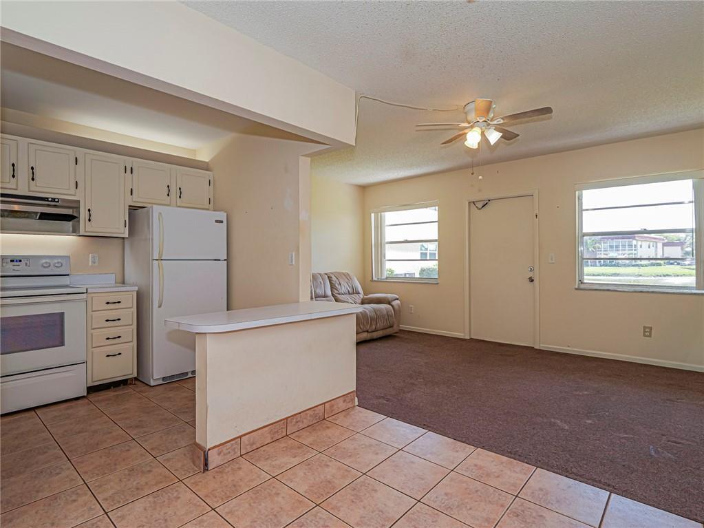 VISTA ROYALE PHASE IV BLDGS 83-111 - Residential