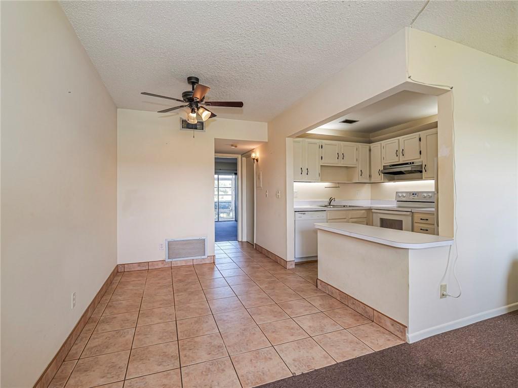 VISTA ROYALE PHASE IV BLDGS 83-111 - Residential