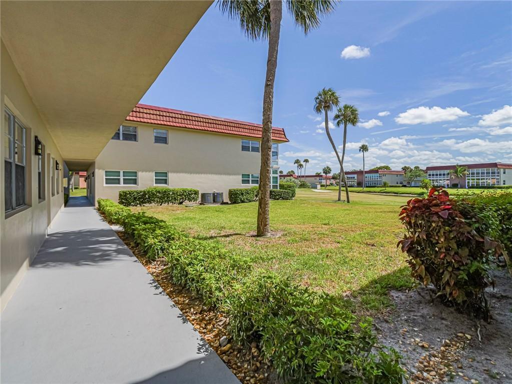 VISTA ROYALE PHASE IV BLDGS 83-111 - Residential