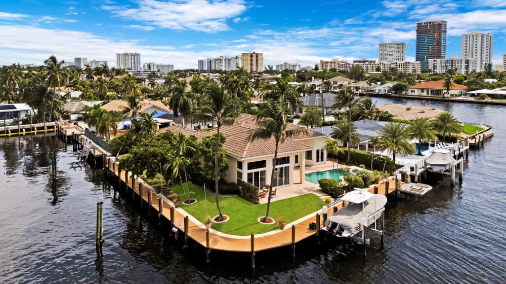 Photo of 2761 SE 9TH Street, Pompano Beach, FL 33062 (MLS # B26072880)