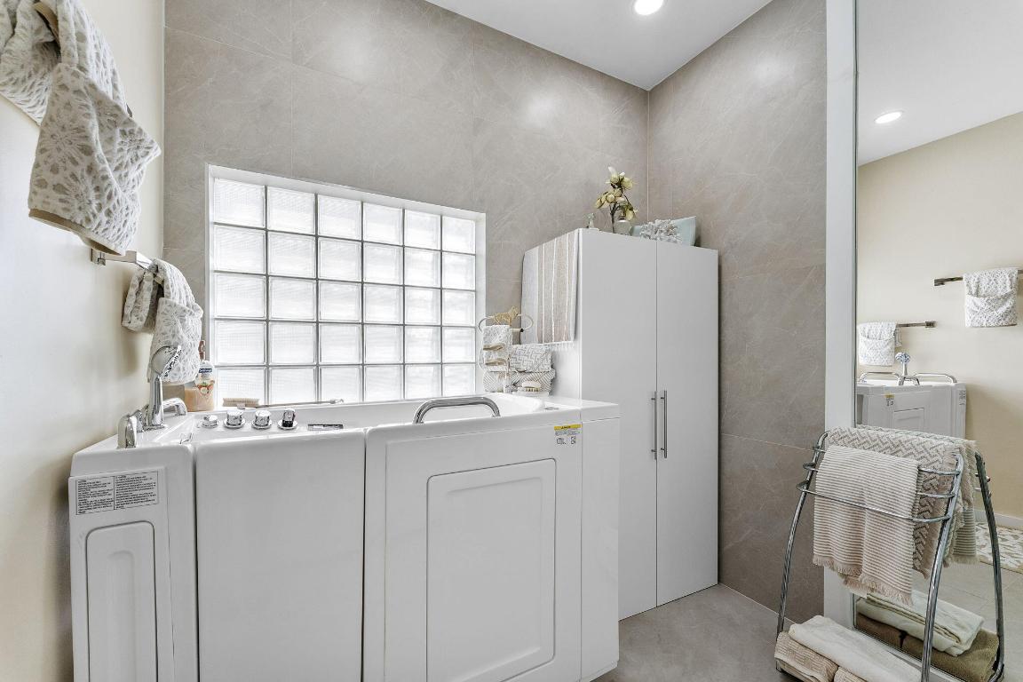 BOCA GARDENS - Residential