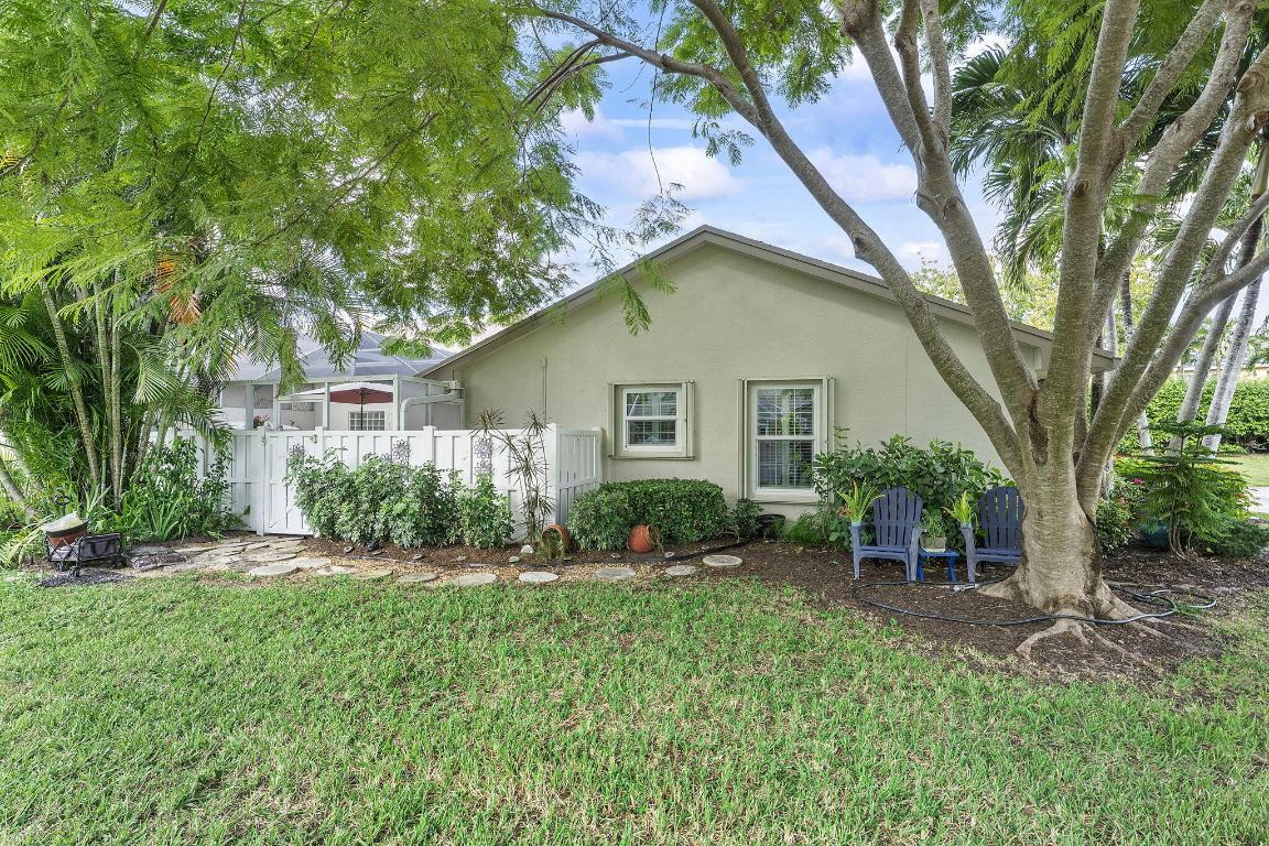 BOCA GARDENS - Residential