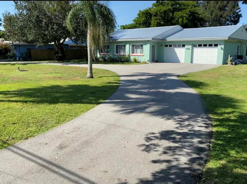 Photo of 3589 N Old Dixie Highway, Fort Pierce, FL 34946 (MLS # R10745477)