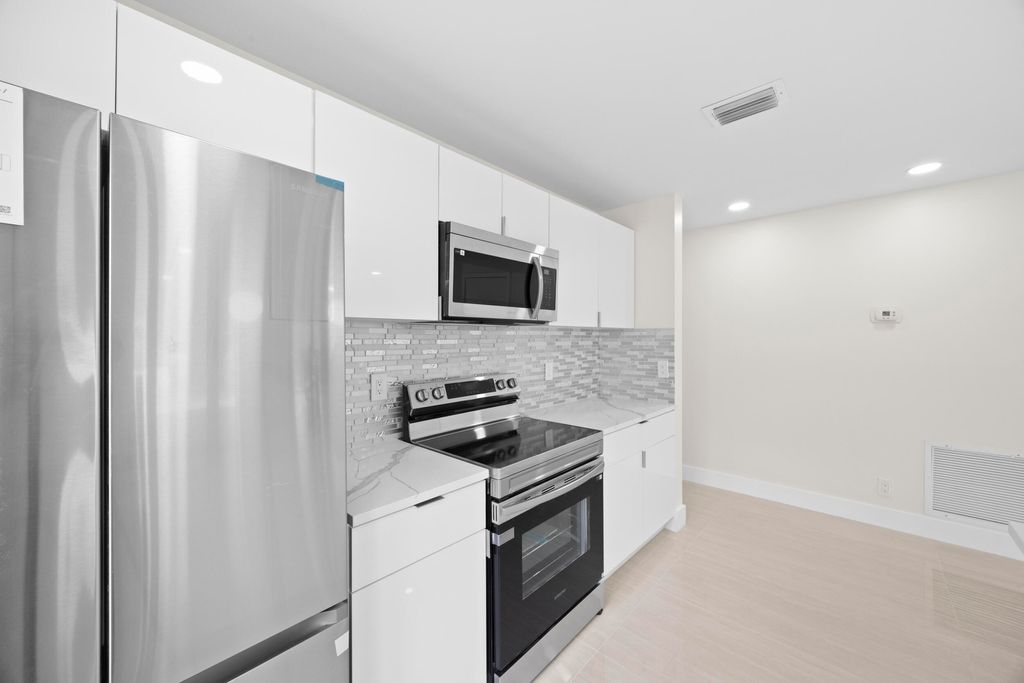 Photo of 5664 Boynton Crescent, Boynton Beach, FL 33437 (MLS # R11169351)