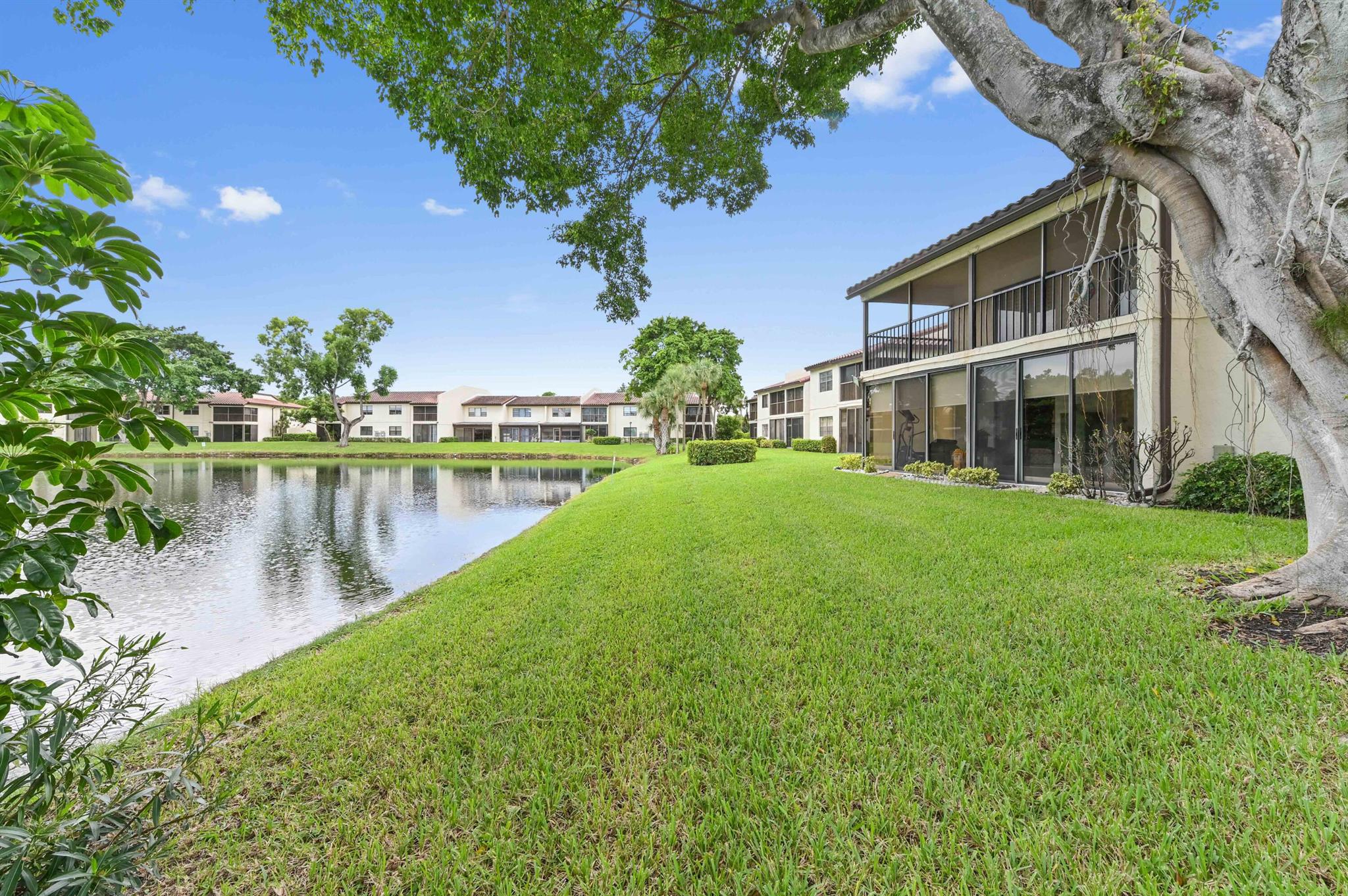 GLADES OF BOCA LAGO CONDO - Residential