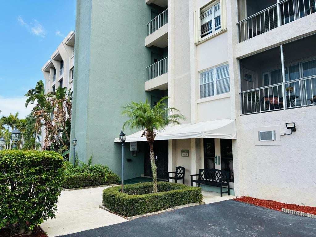 Photo of 505 Spencer Drive NW #112, West Palm Beach, FL 33409 (MLS # B26056657)