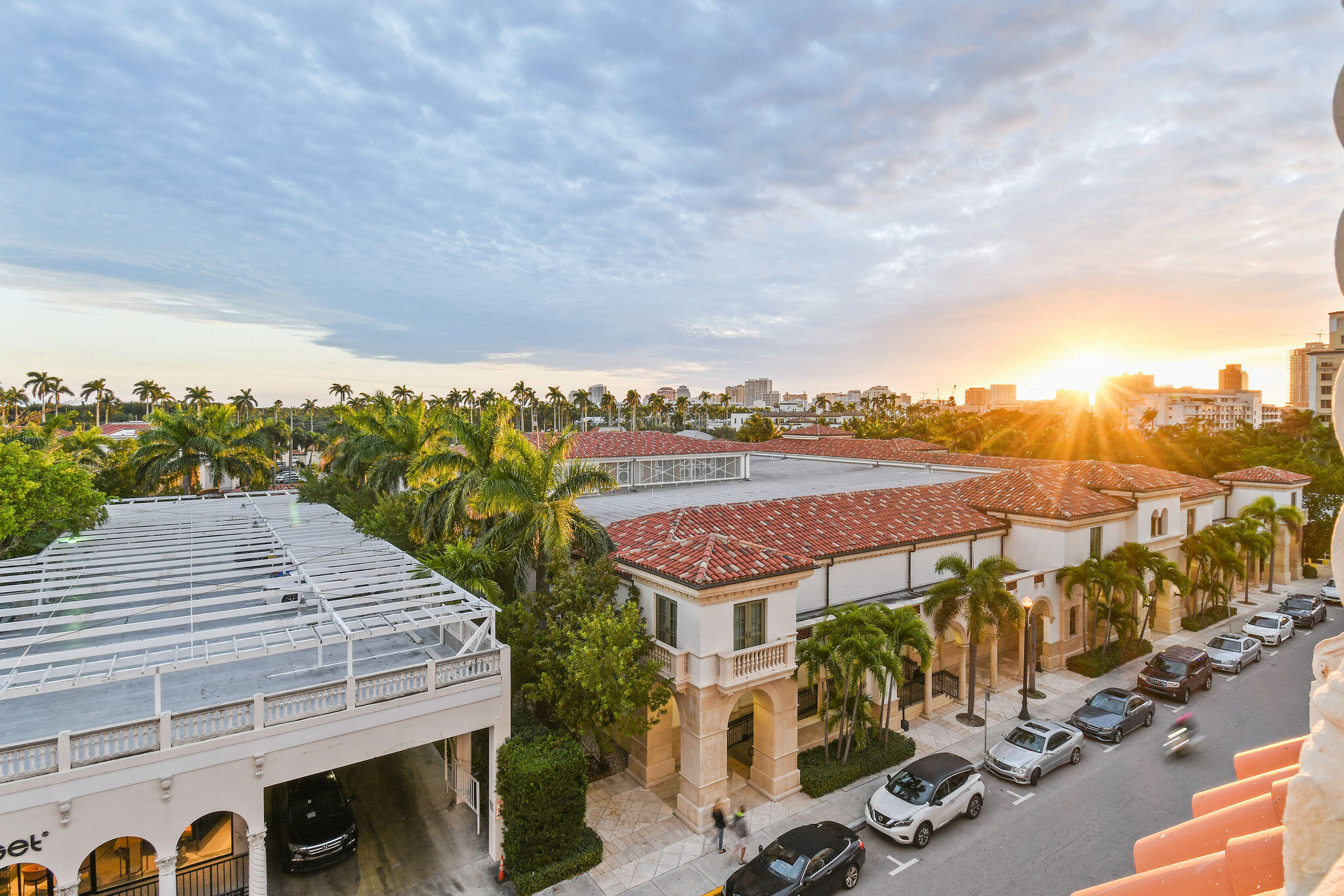 PALM BEACH HOTEL CONDO - Residential