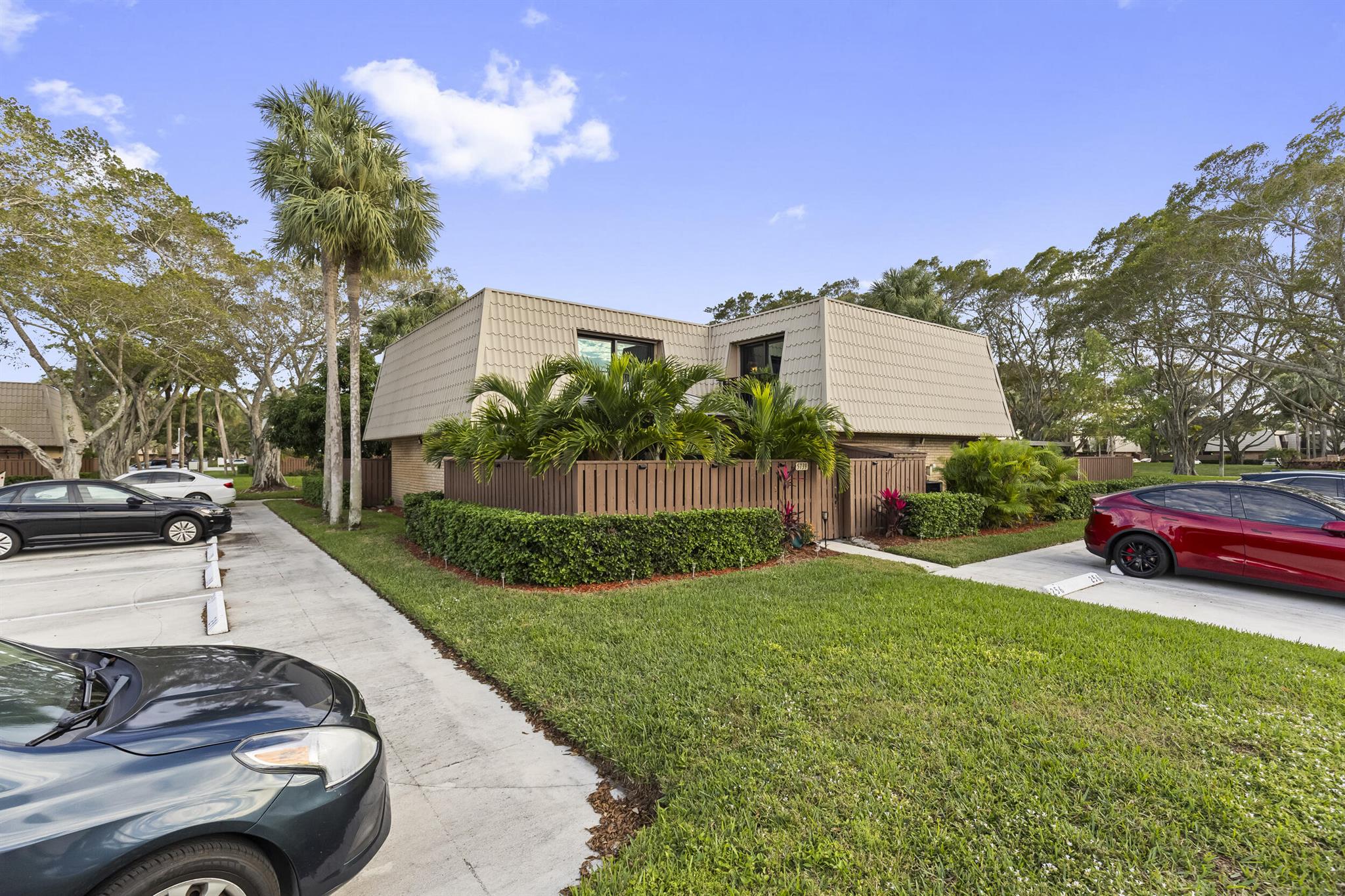 VILLAGE OF SANDALWOOD LAK - Residential