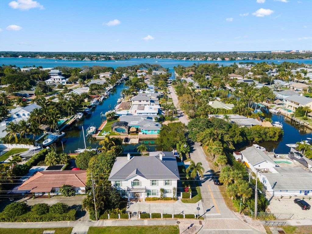 Photo of 401 Center Street, Jupiter, FL 33458 (MLS # R11094742)