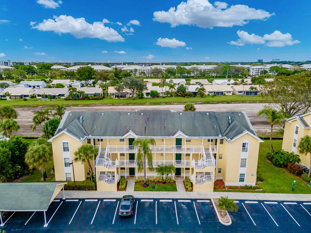 A wonderfully updated third floor condo located in Addison Pointe. This unit has an updated interior, with a washer and dryer. This condo comes with its own assigned parking spot and an outdoor patio. The Community features pool, fitness center, clubhouse and tennis court. Water is included in rent. Pets are allowed per association rules.