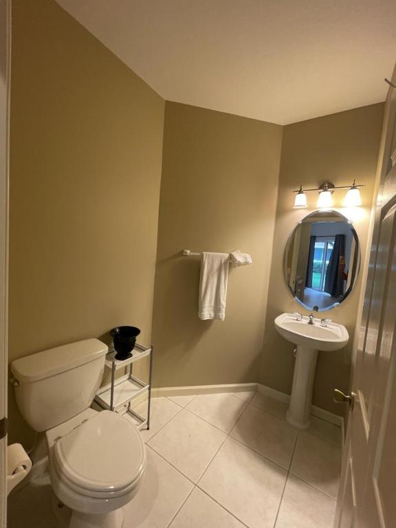 CASTLE PINES CONDOMINIUM - Residential Lease