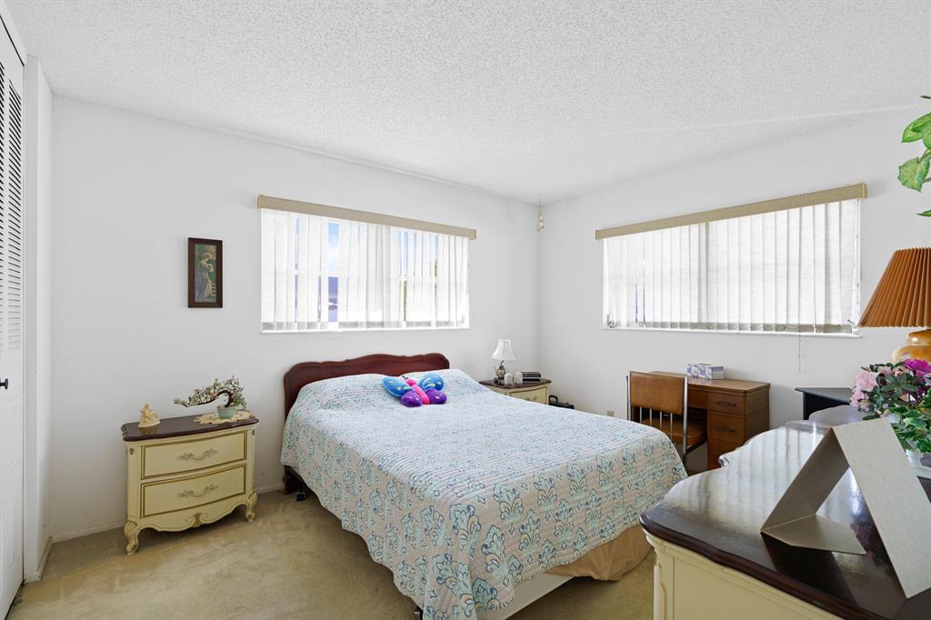 CRESTHAVEN TOWNHOMES SEC - Residential