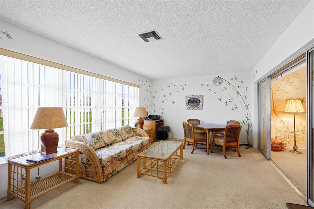 CRESTHAVEN TOWNHOMES SEC - Residential