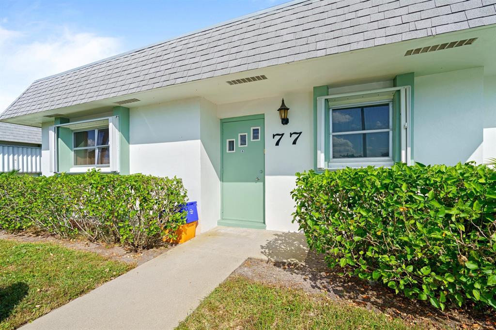 CRESTHAVEN TOWNHOMES SEC - Residential