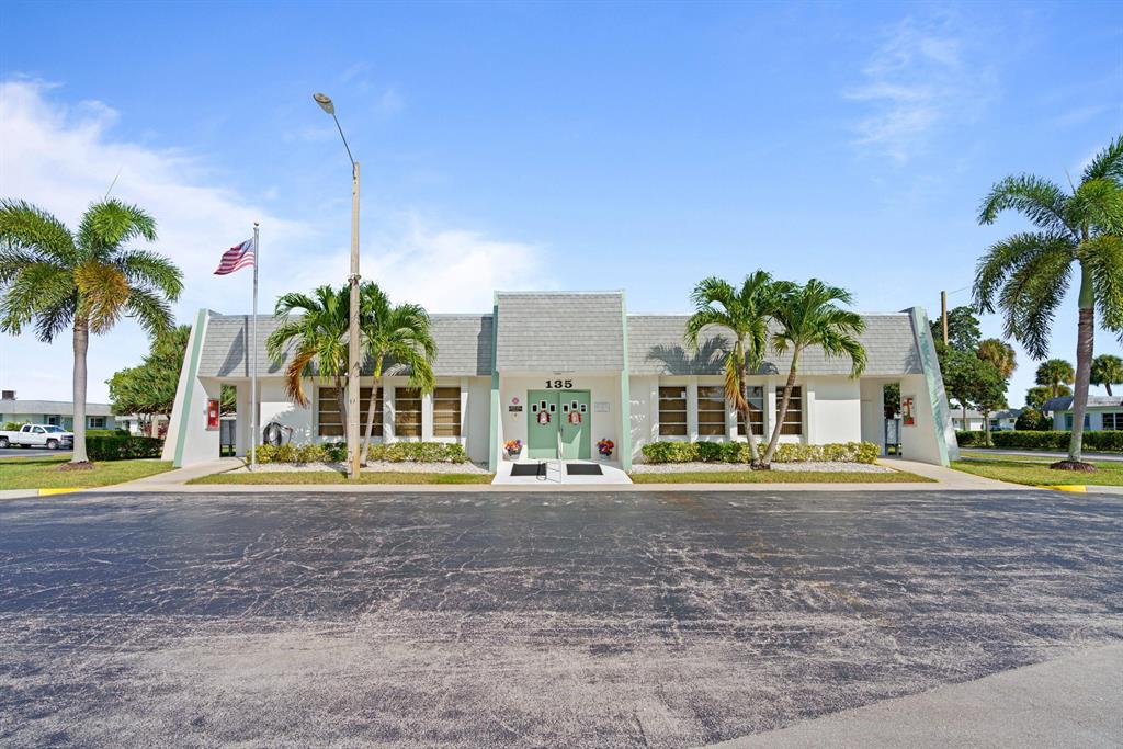 CRESTHAVEN TOWNHOMES SEC - Residential