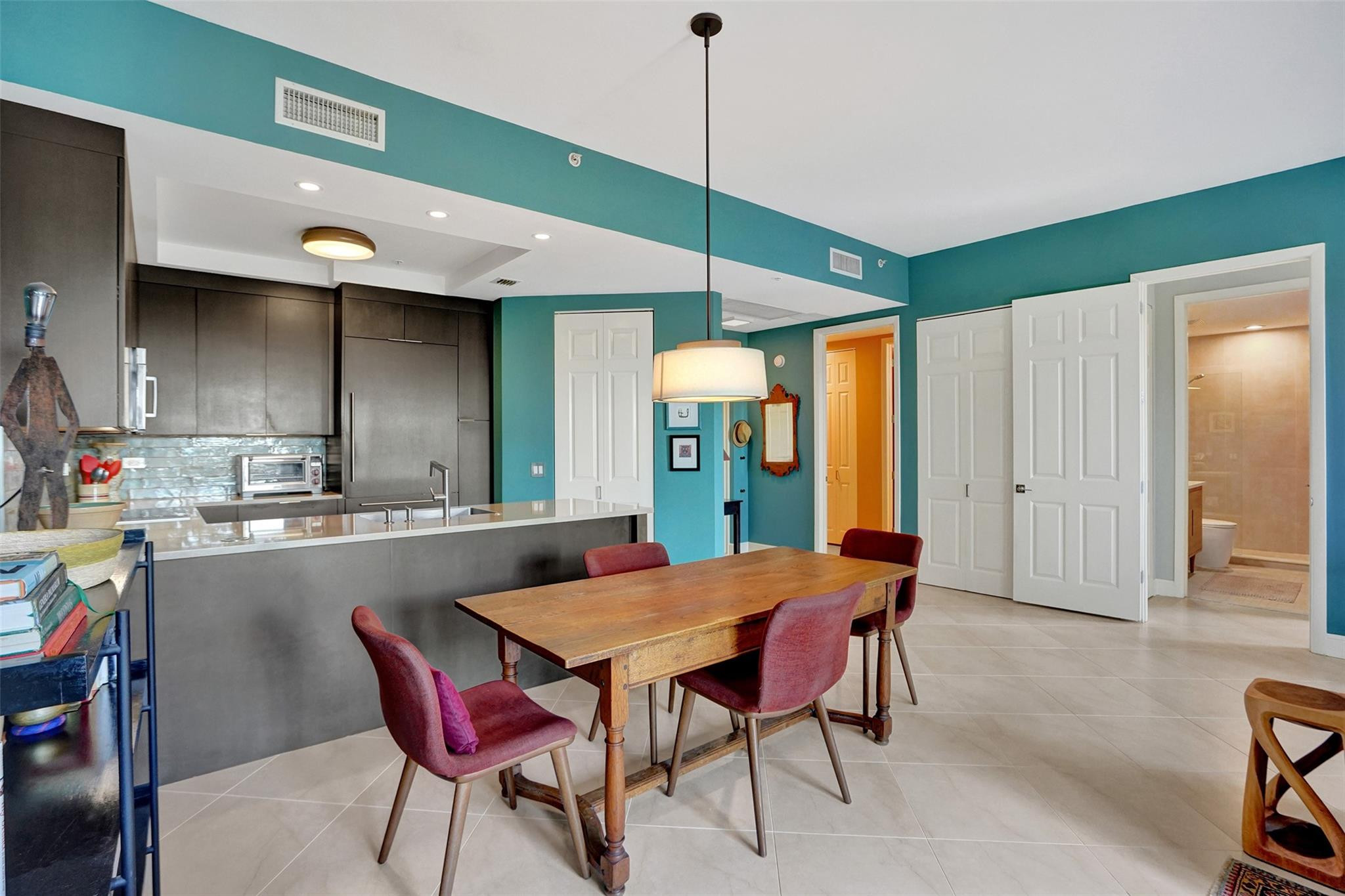 2631 NE 14th Avenue 404