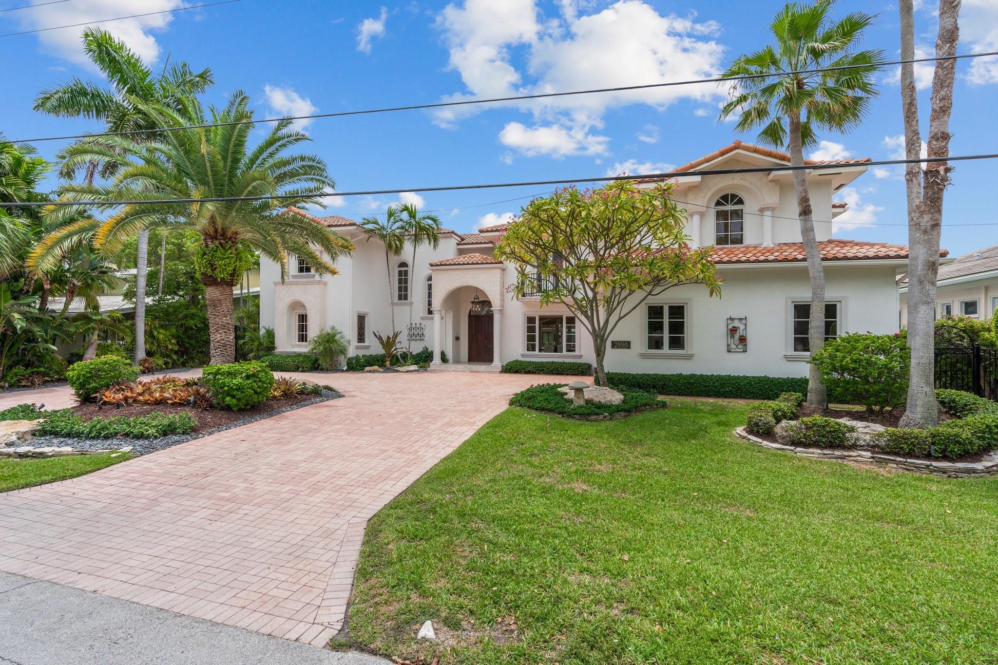 View photos, virtual tours, details... 2890 NE 27th St