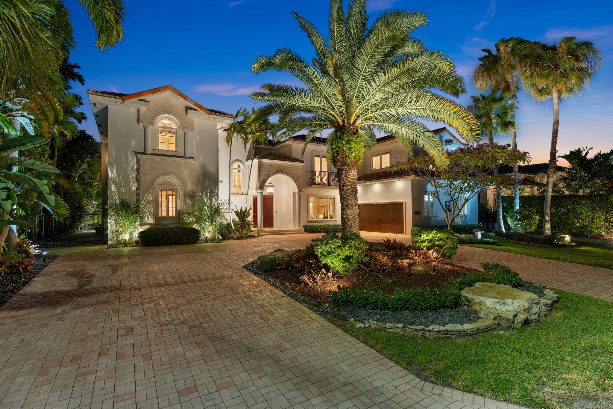 View photos, virtual tours, details... 2890 NE 27th St