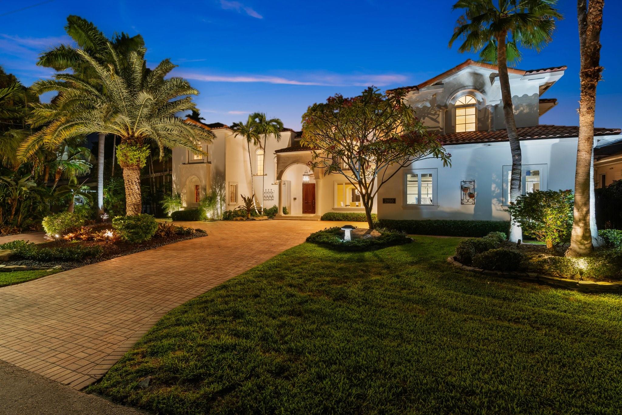 View photos, virtual tours, details... 2890 NE 27th St