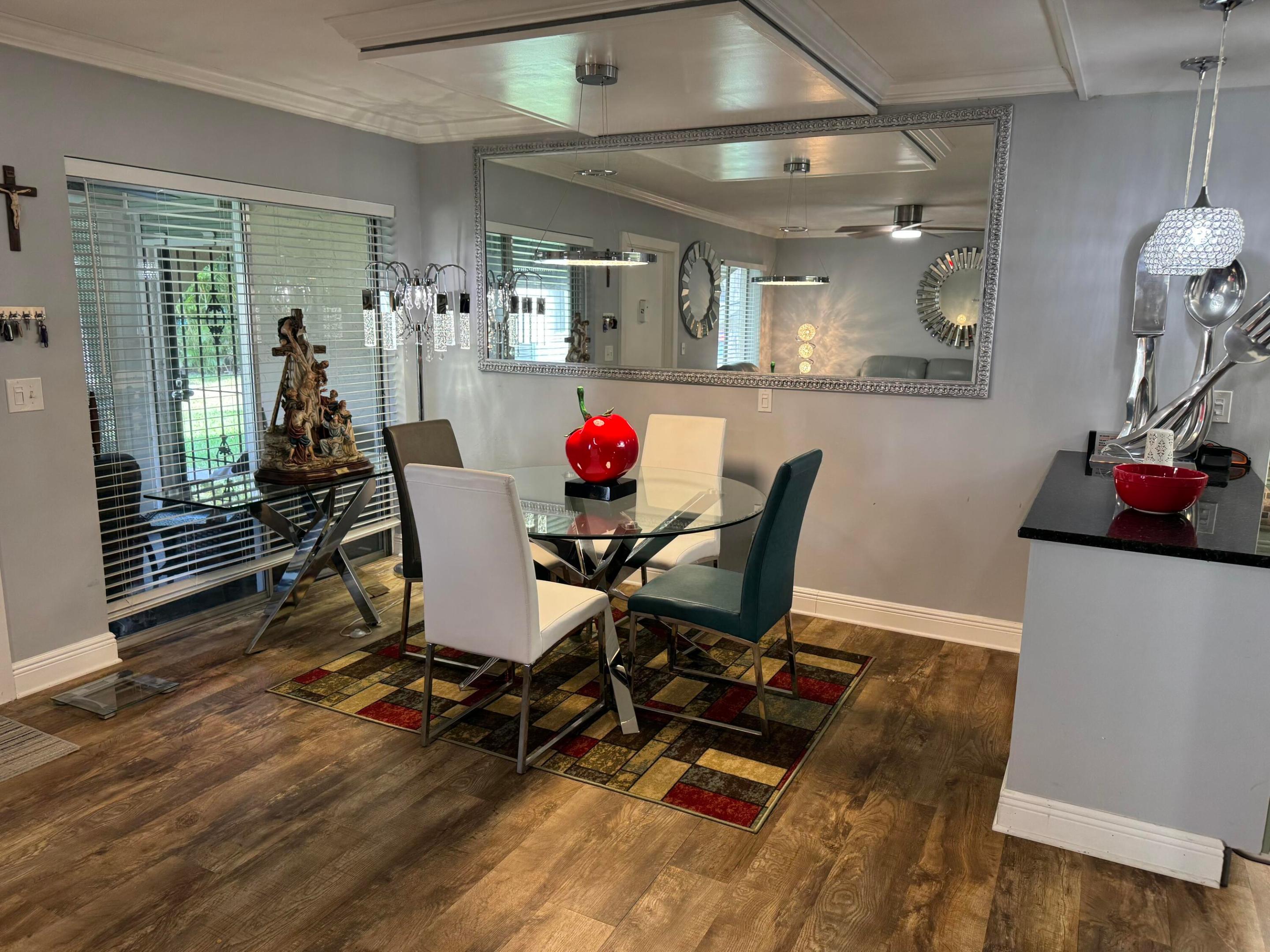 LA PINATA - Residential