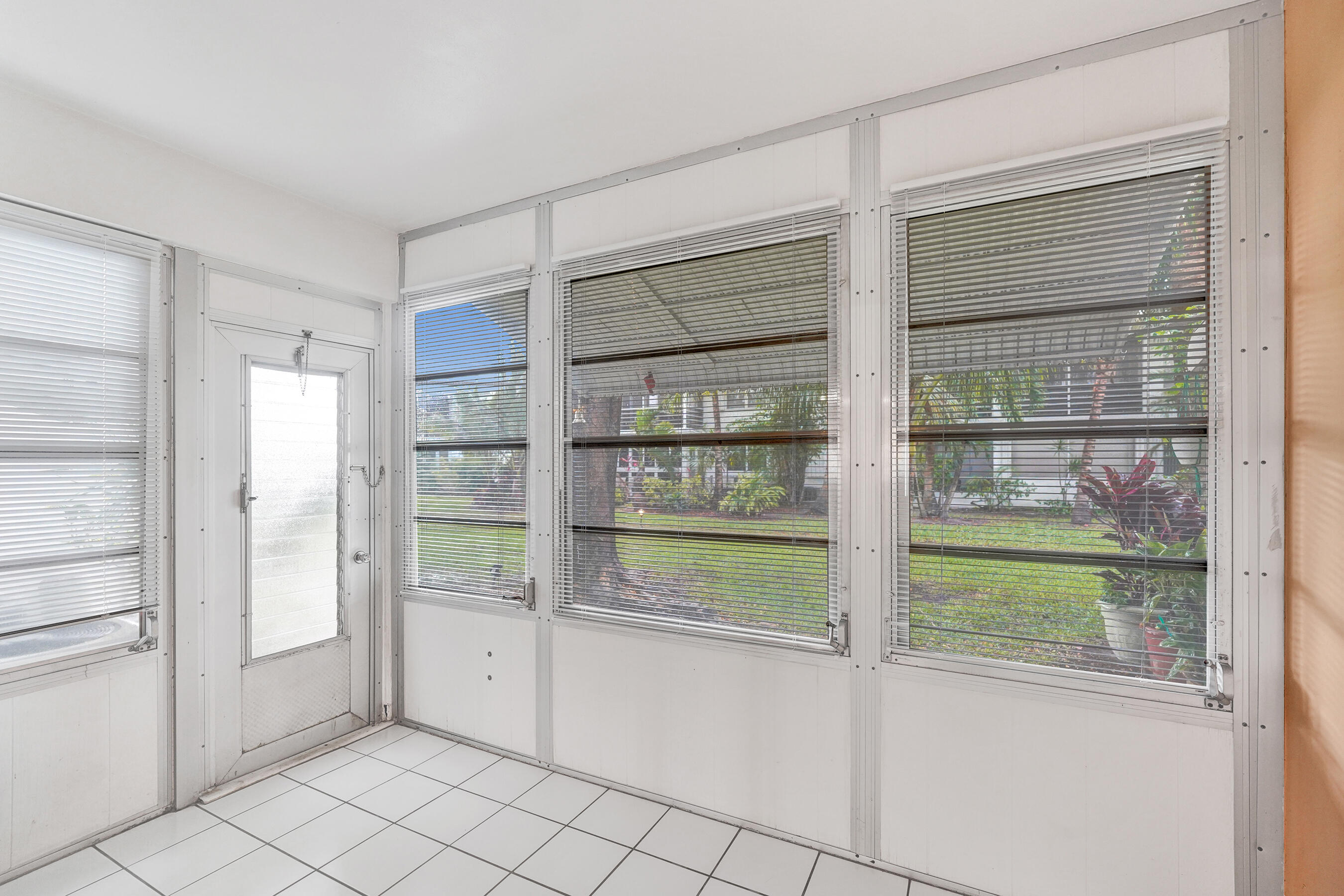 FAIRVIEW IV CONDO - Residential