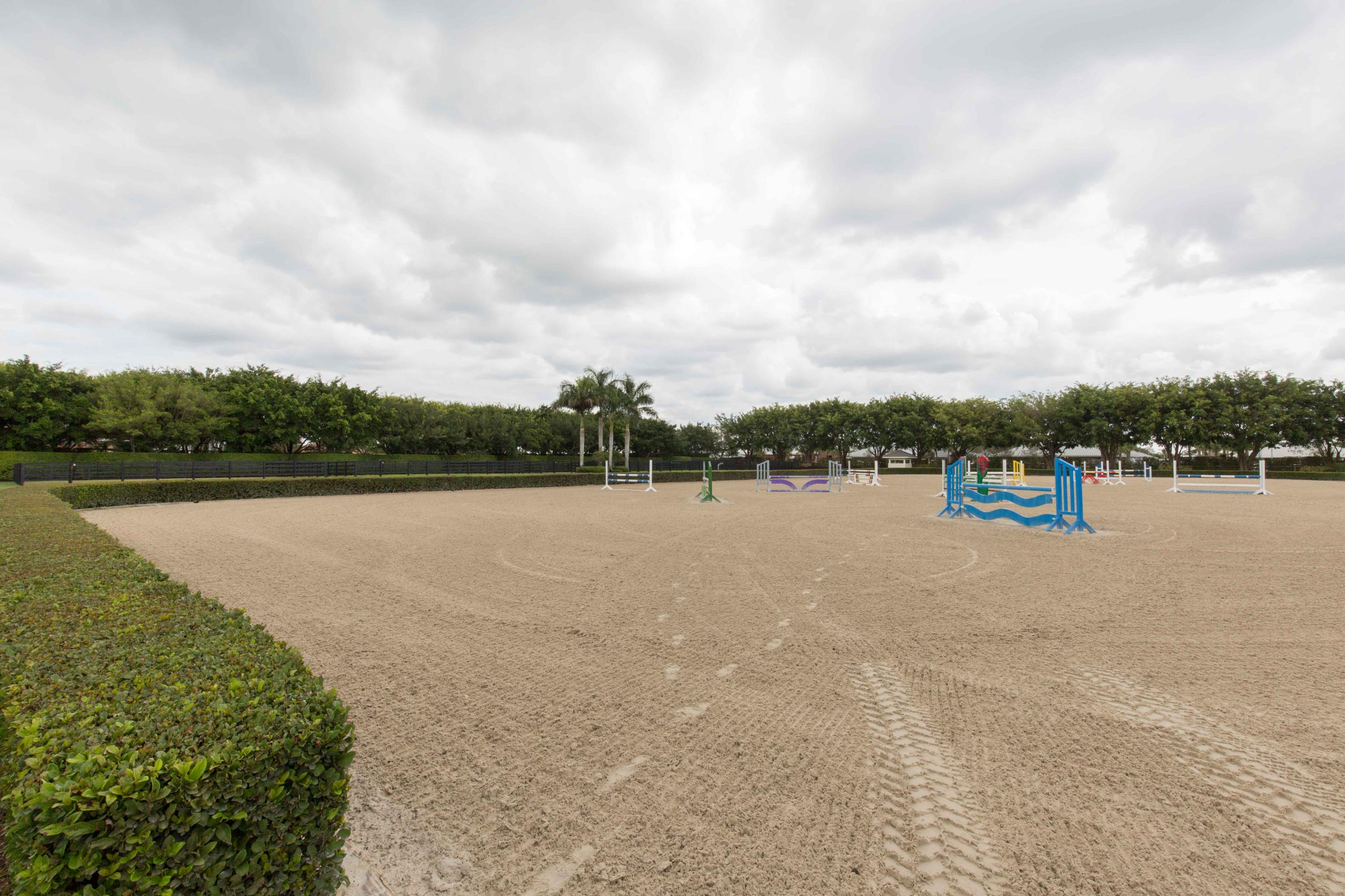 GRAND PRIX FARMS - Residential