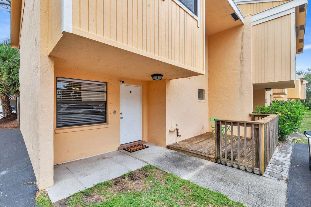 Photo of 4330 Lilac Street #F, Palm Beach Gardens, FL 33410 (MLS # R11105039)