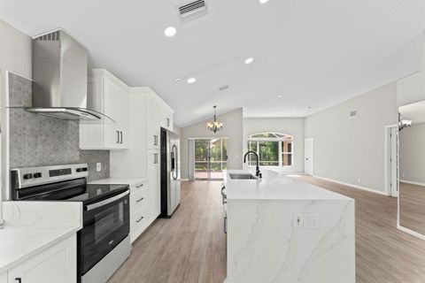 2022 Bonisle Circle Riviera Beach FL 33418