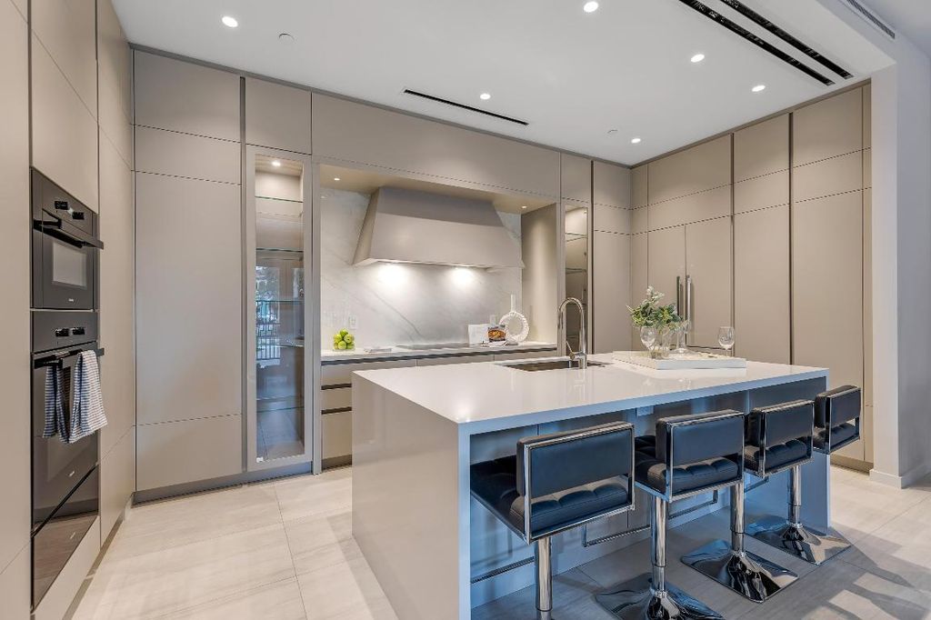 Photo of 200 SE Mizner Boulevard #106, Boca Raton, FL 33432 (MLS # R10977120)