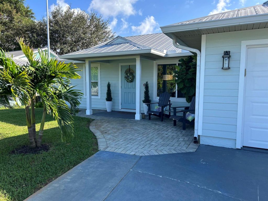 Photo of 3716 SE Middle Street, Stuart, FL 34997 (MLS # R11032548)