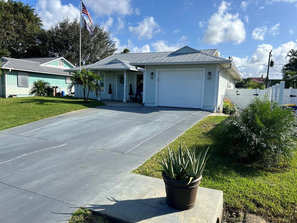Photo of 3716 SE Middle Street, Stuart, FL 34997 (MLS # R11032548)