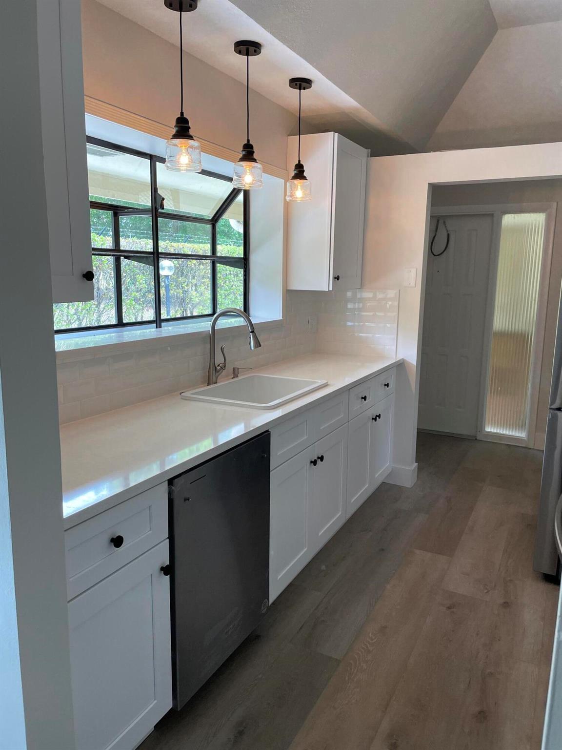 INDIAN CREEK PH IV-A - Residential Lease