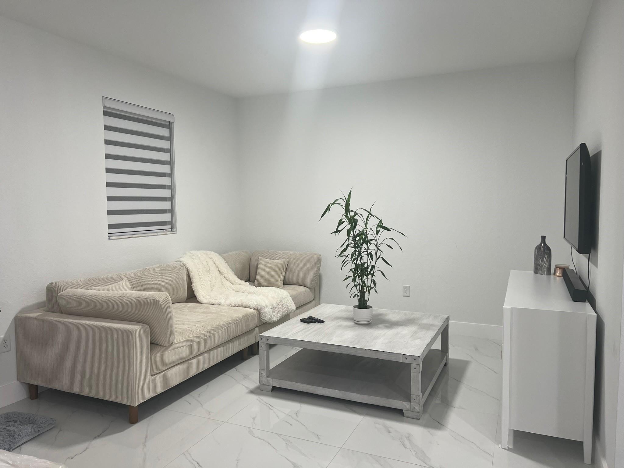 BAY WIND/DOMIICA & ELEUTH - Residential