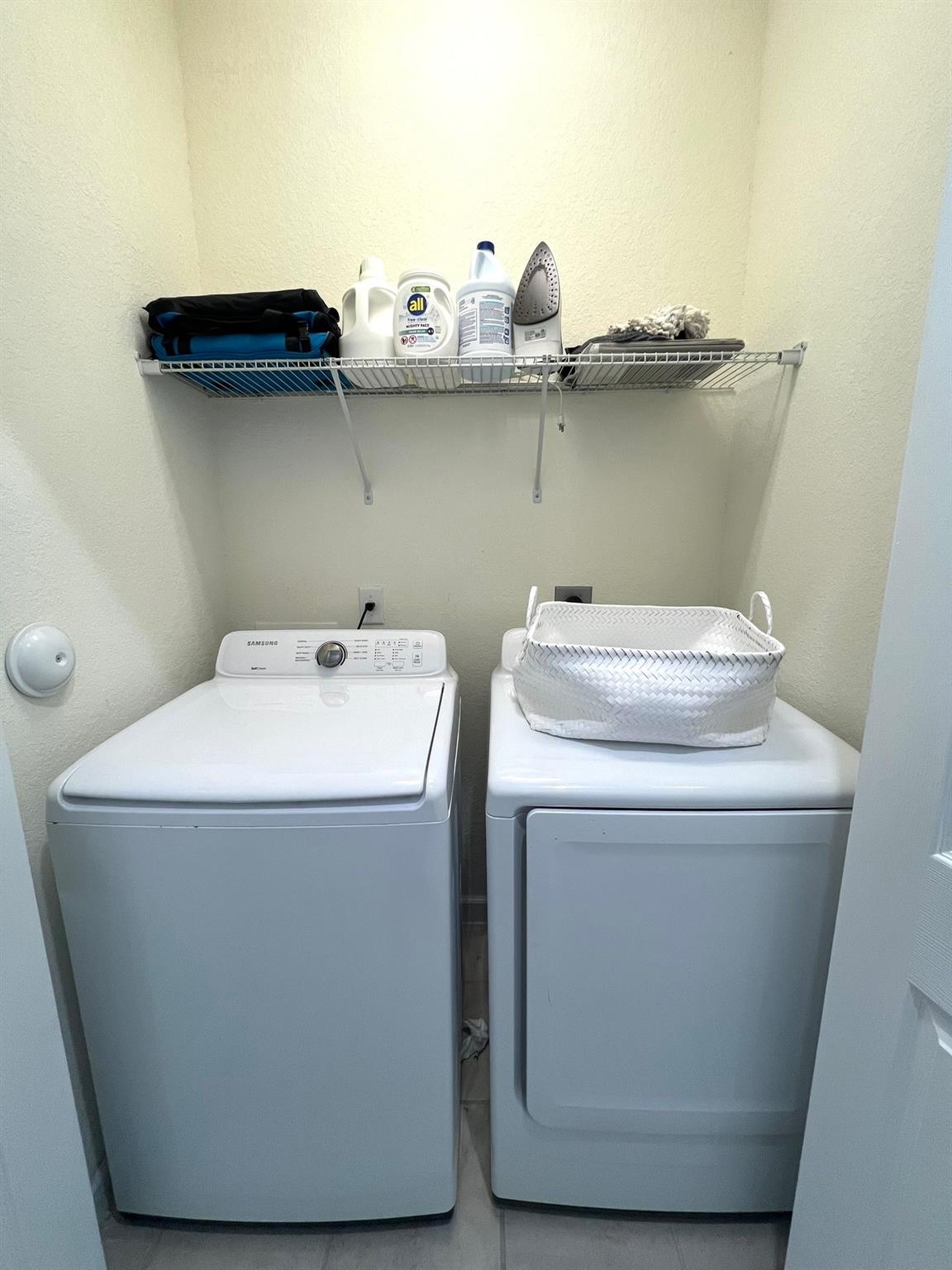 BAY WIND/DOMIICA & ELEUTH - Residential