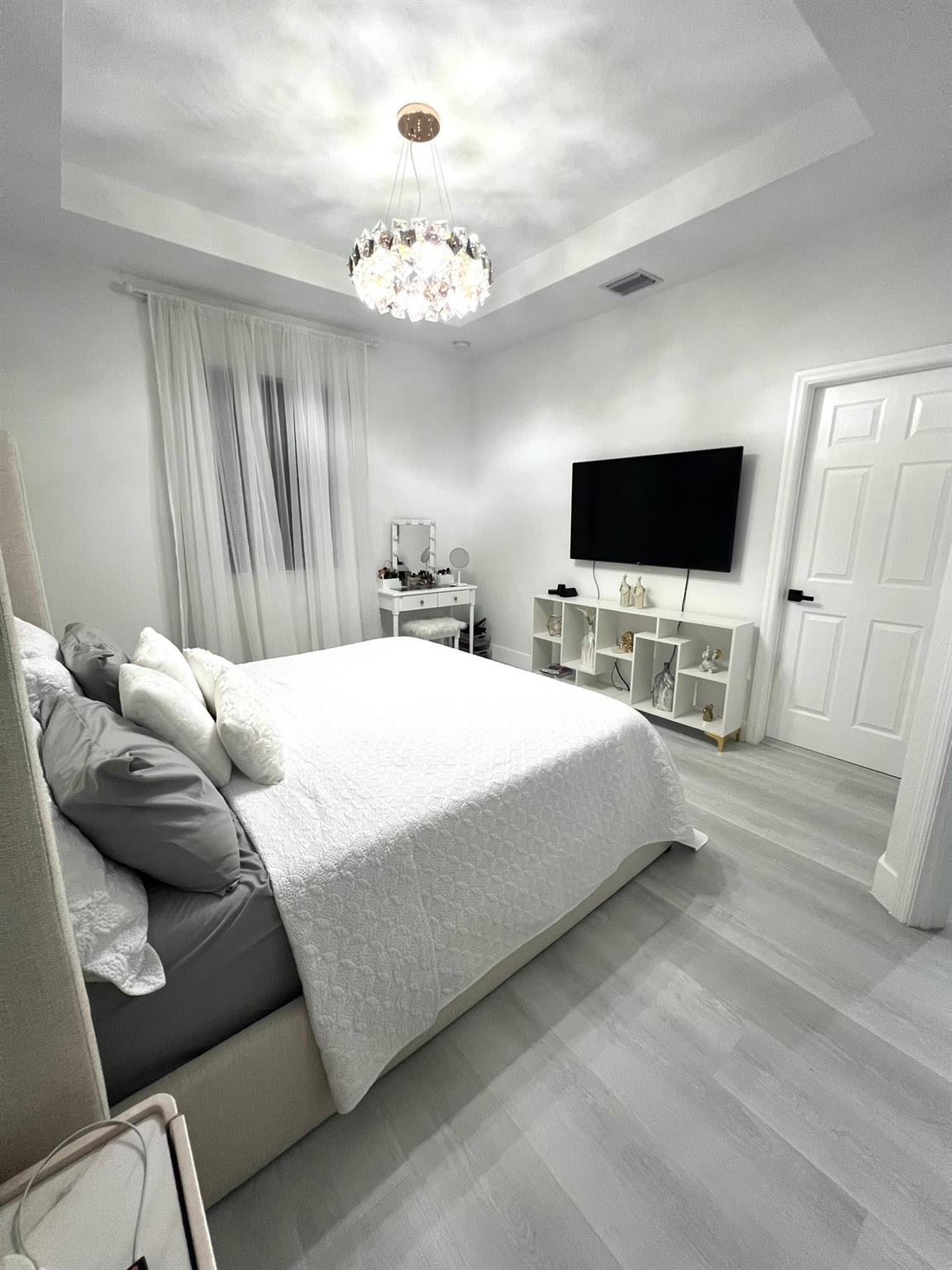 BAY WIND/DOMIICA & ELEUTH - Residential