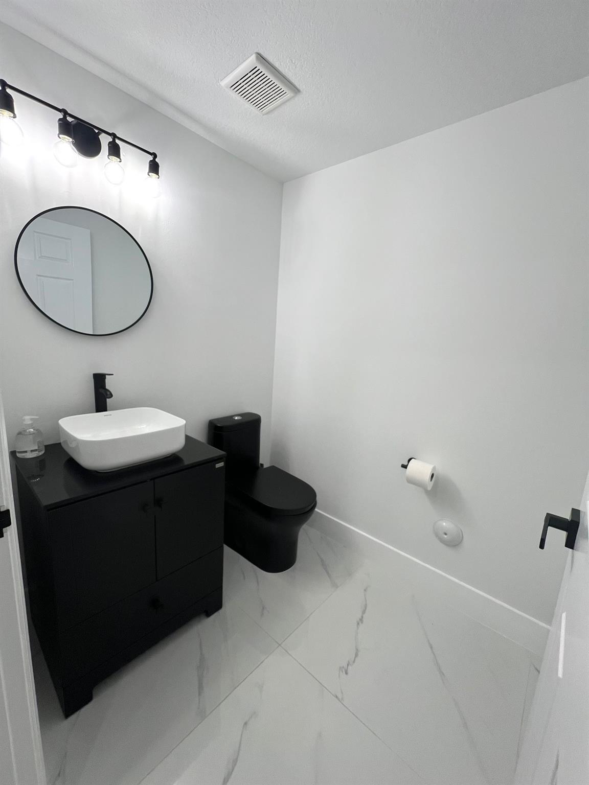 BAY WIND/DOMIICA & ELEUTH - Residential