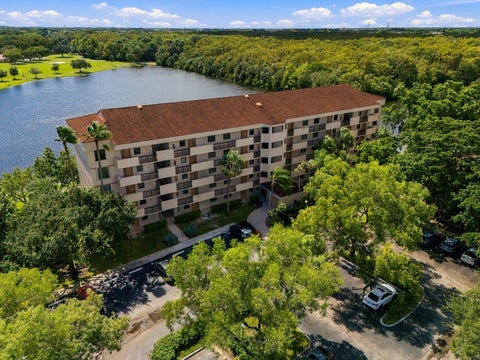 Tiny photo for 2768 CARAMBOLA Circle S #302, Coconut Creek, FL 33066 (MLS # B26090824)