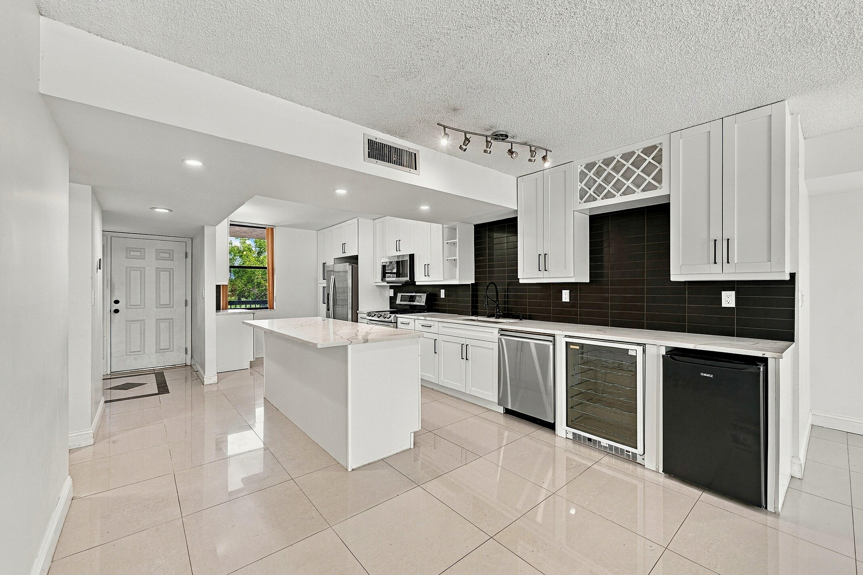 2768 CARAMBOLA Circle S 302