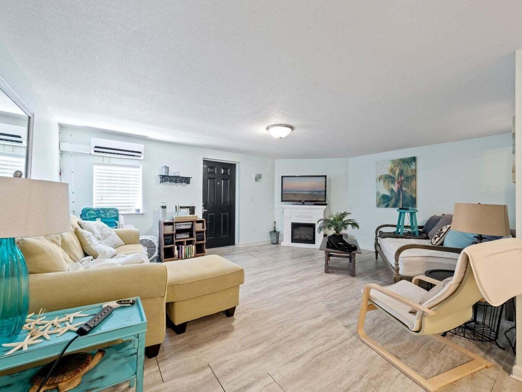 Photo of 211 Orange Avenue, Fort Pierce, FL 34950 (MLS # B26071691)
