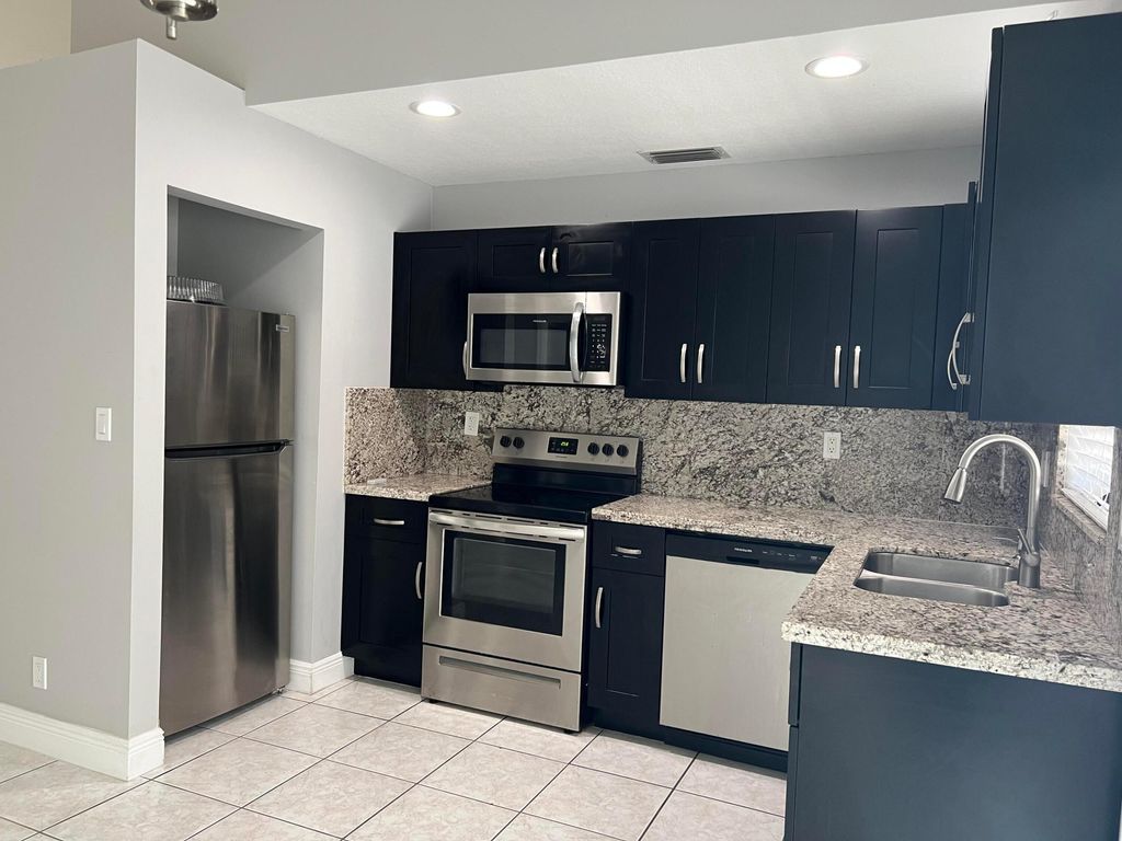 Photo of 13671 Yarmouth Court, Wellington, FL 33414 (MLS # B26027389)