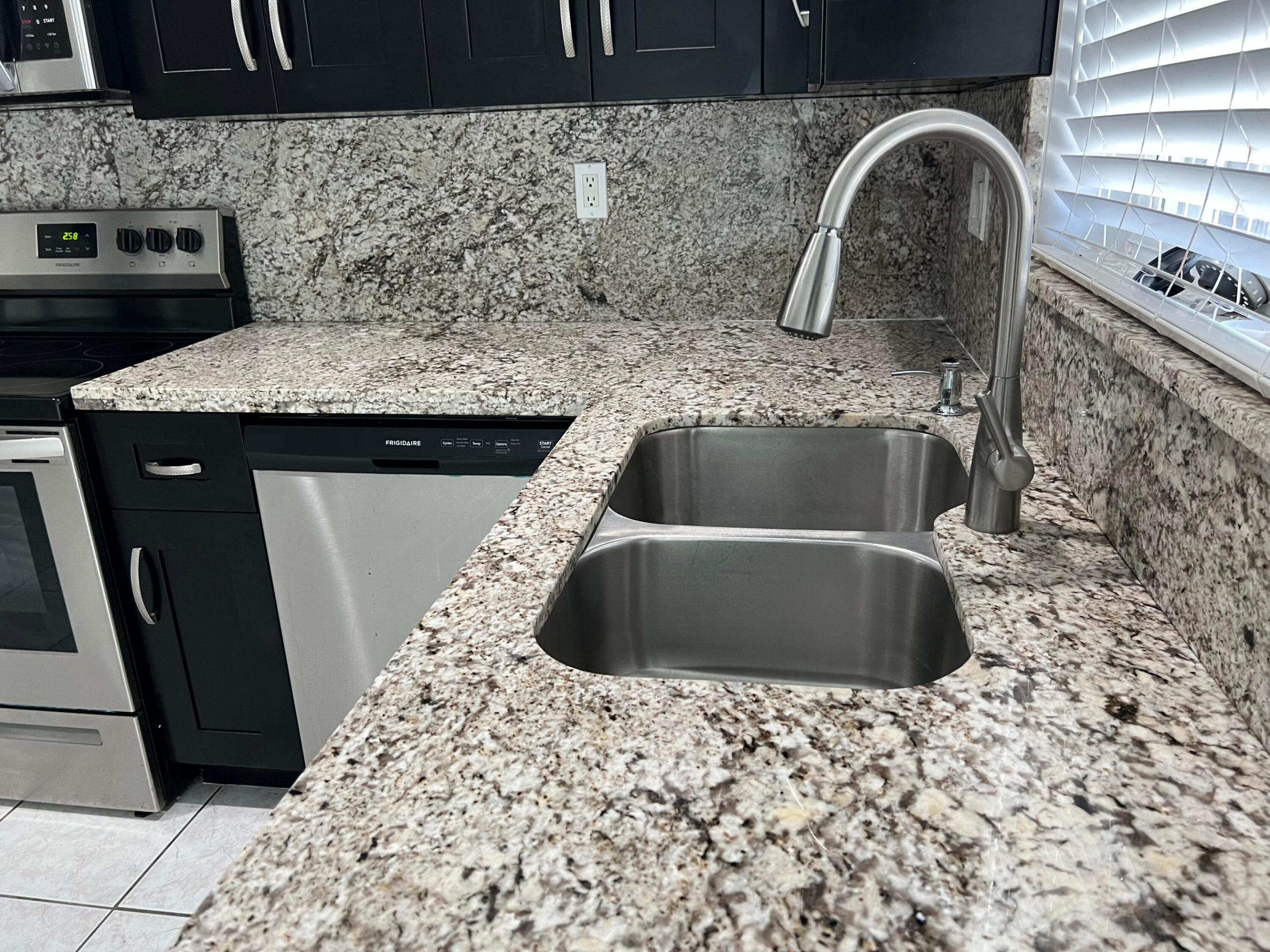 GREENVIEW SHORES - Residential Lease