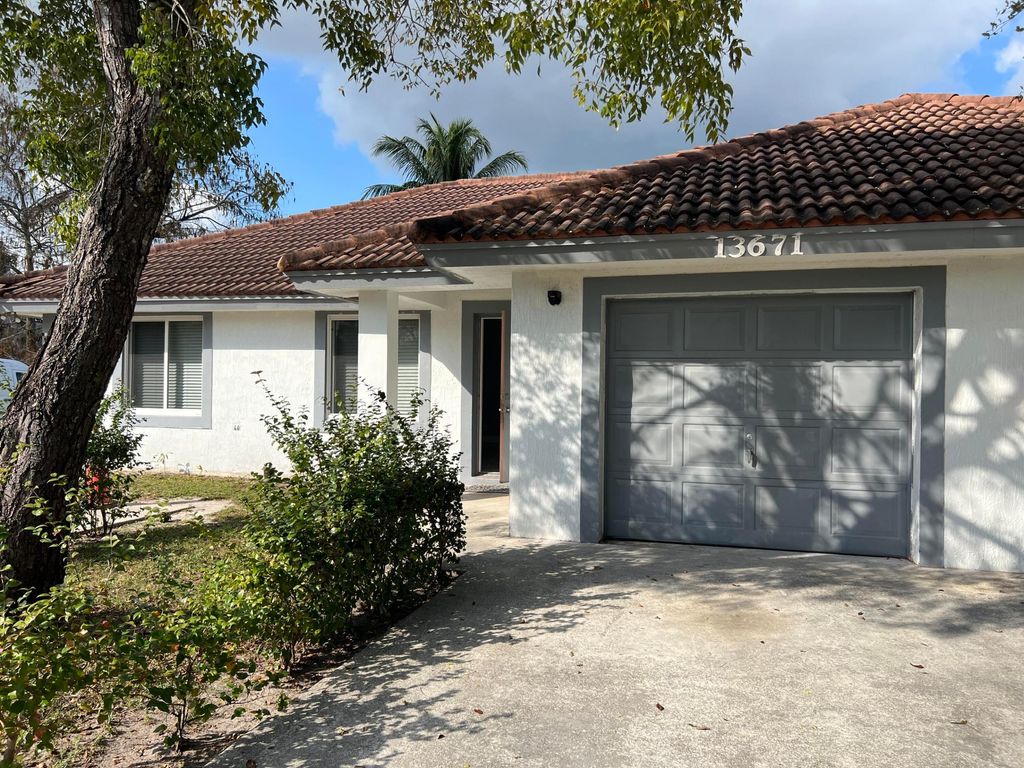 Photo of 13671 Yarmouth Court, Wellington, FL 33414 (MLS # B26027389)