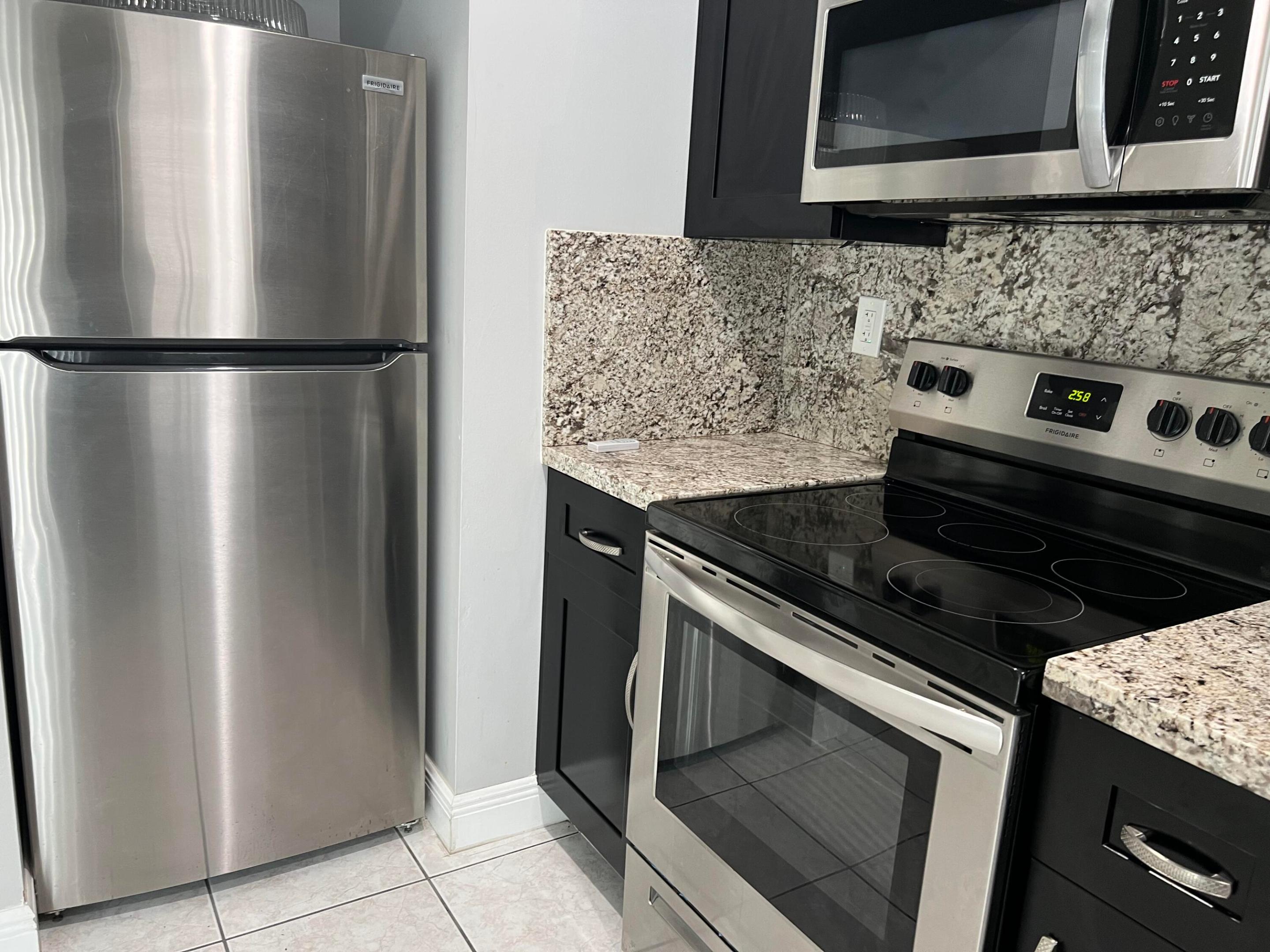 GREENVIEW SHORES - Residential Lease