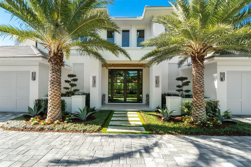 ROYAL PALM YACHT & COUNTRY CLUB - Residential