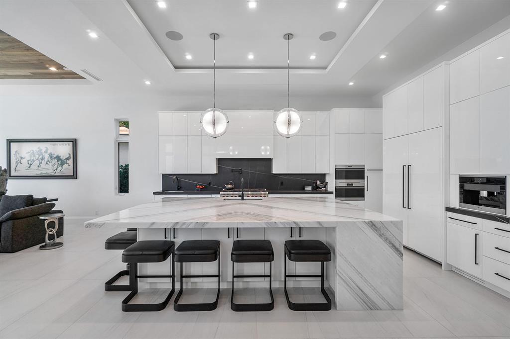 ROYAL PALM YACHT & COUNTRY CLUB - Residential