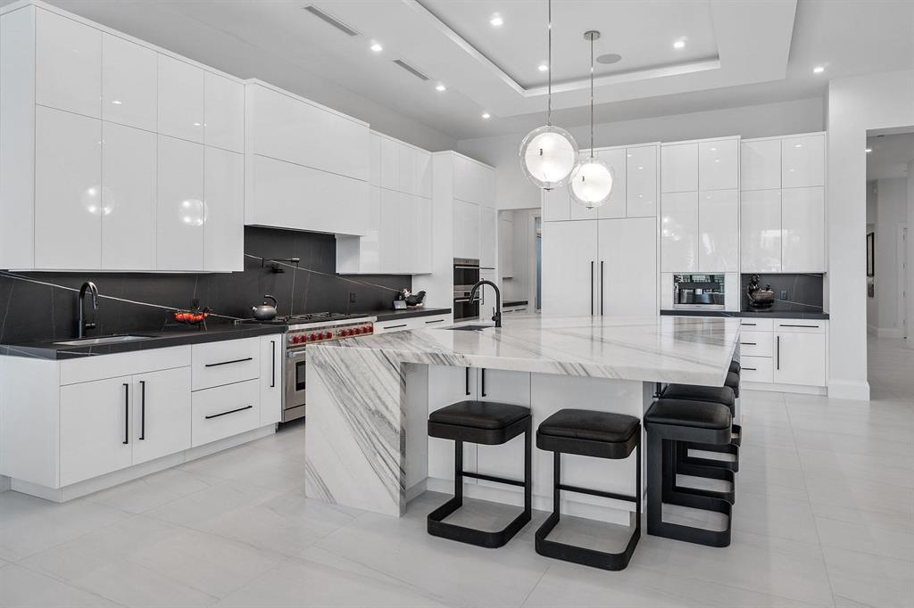 ROYAL PALM YACHT & COUNTRY CLUB - Residential